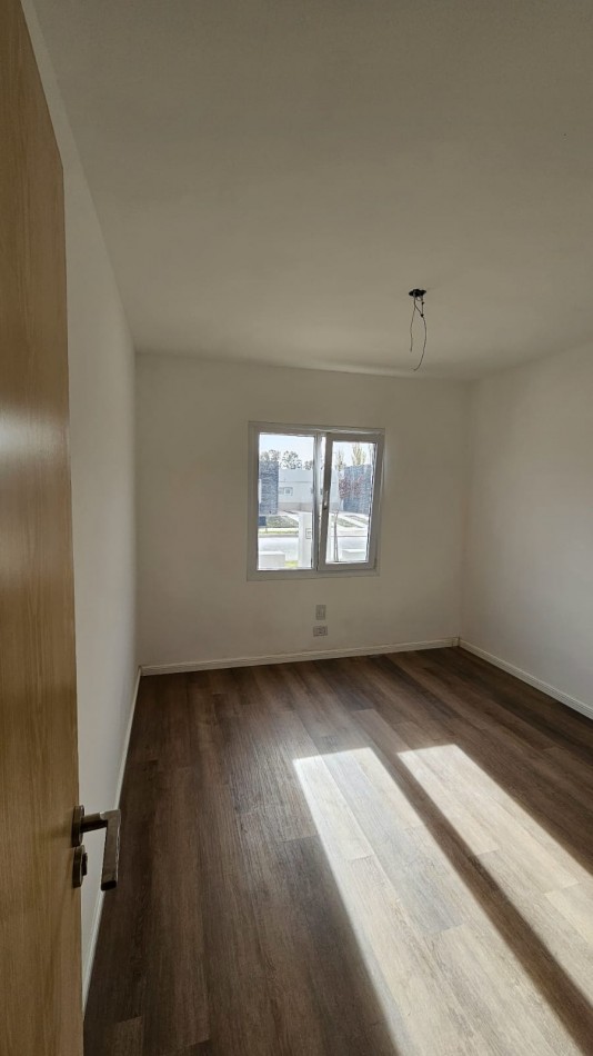 CASA EN ALQUILER A ESTRENAR - BARRIO PRIVADO CASAS DE LA FALDA (Cipolletti)