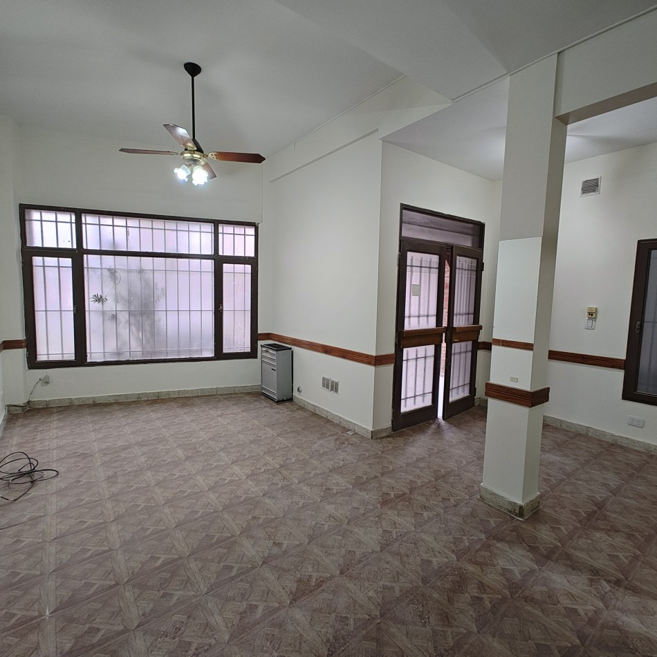 LOCAL COMERCIAL EN ALQUILER - ZONA CENTRO ESTE 