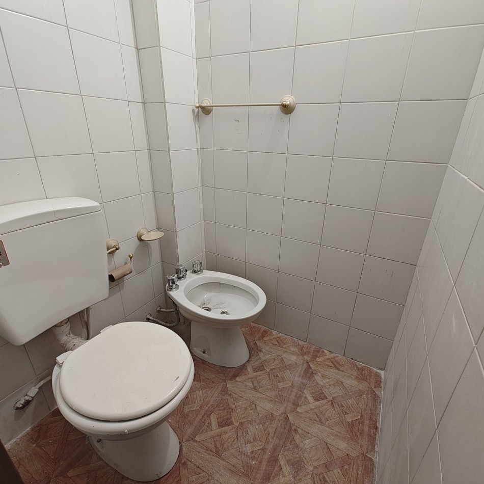 LOCAL COMERCIAL EN ALQUILER - ZONA CENTRO ESTE 