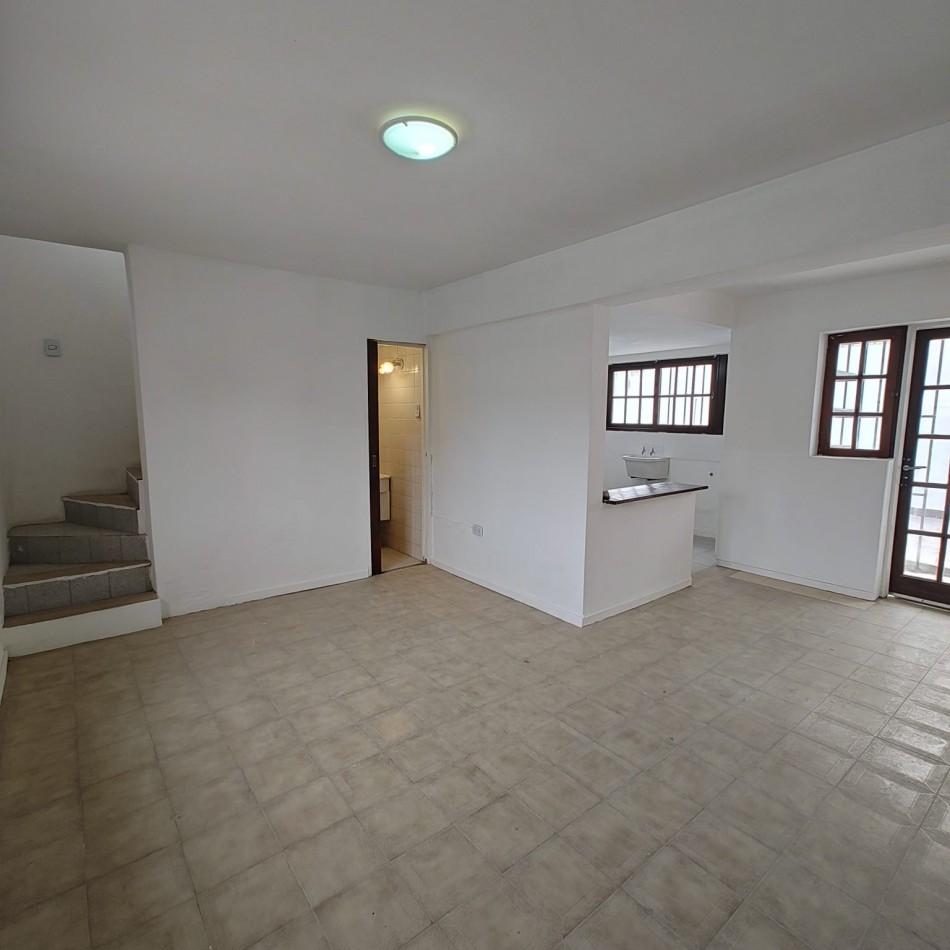 DUPLEX 2 DORMITORIOS EN ALQUILER - SANTA GENOVEVA