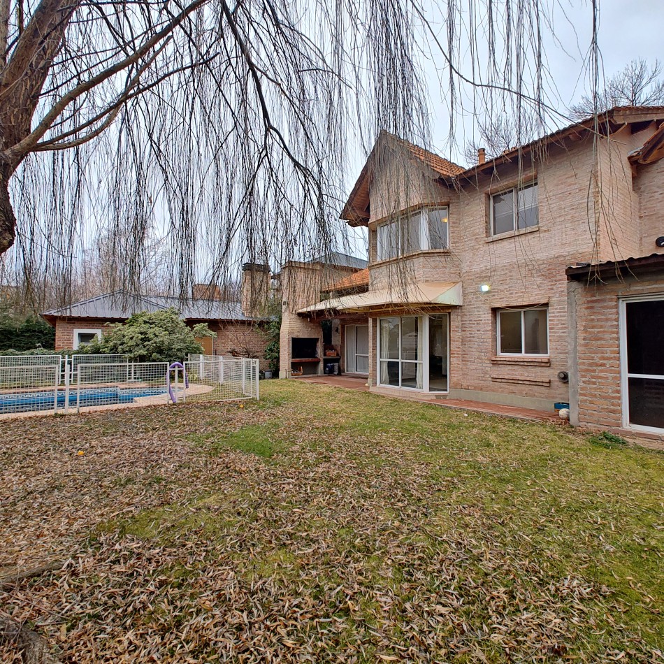 CASA 3 DORMITORIO EN ALQUILER - BARRIO RINCON CLUB DE CAMPO 