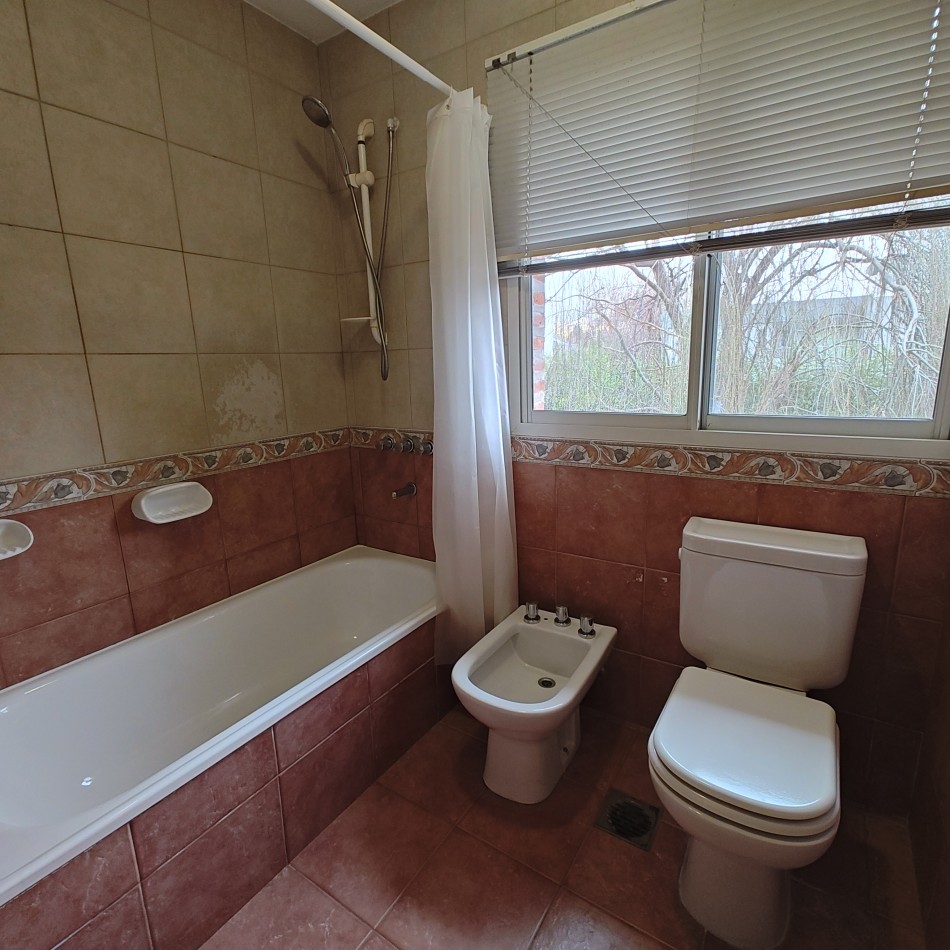 CASA 3 DORMITORIO EN ALQUILER - BARRIO RINCON CLUB DE CAMPO 