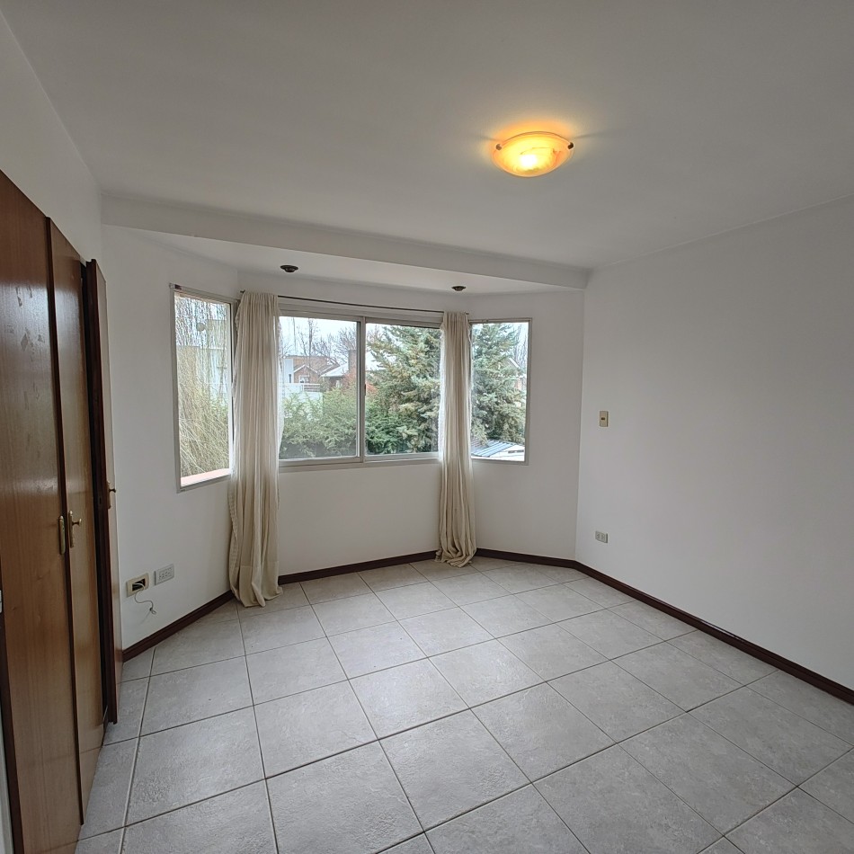 CASA 3 DORMITORIO EN ALQUILER - BARRIO RINCON CLUB DE CAMPO 