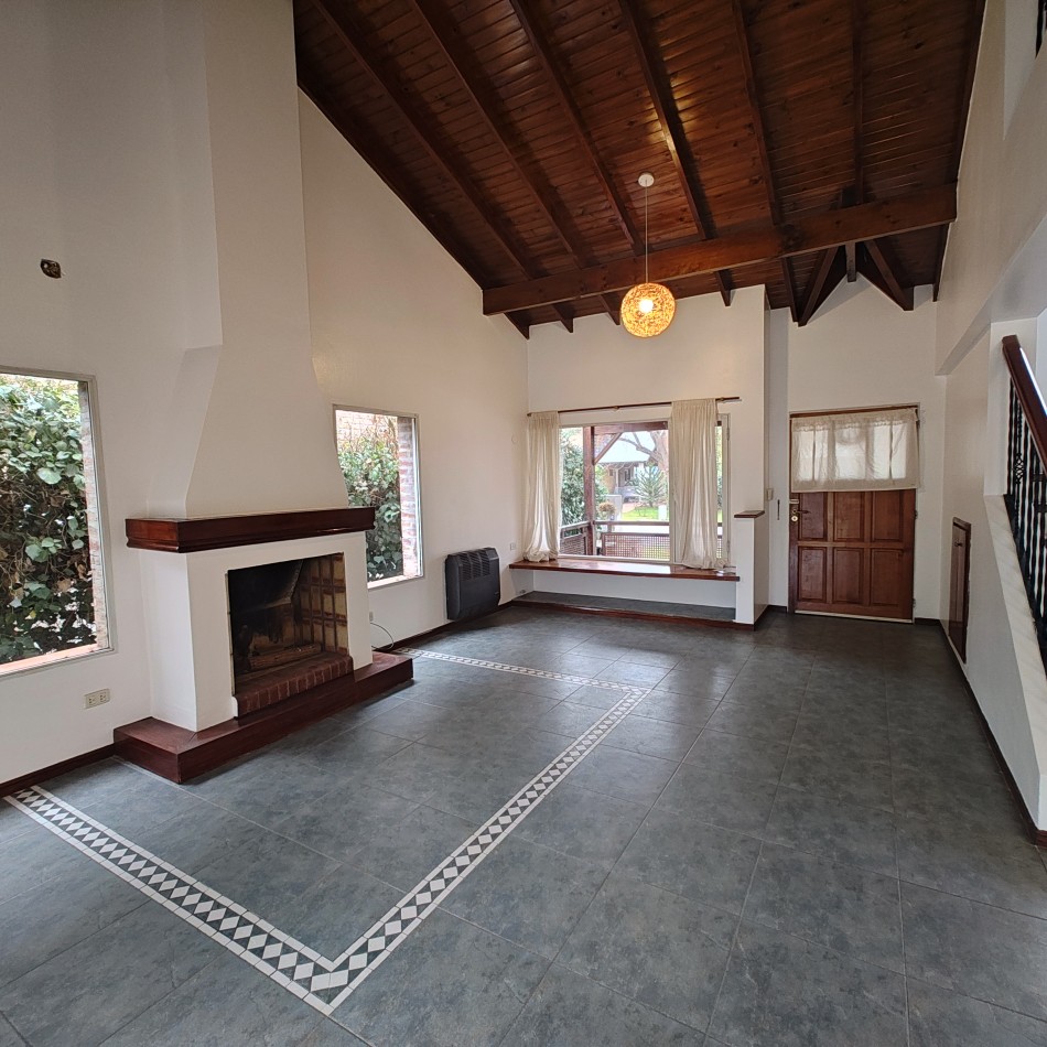 CASA 3 DORMITORIO EN ALQUILER - BARRIO RINCON CLUB DE CAMPO 