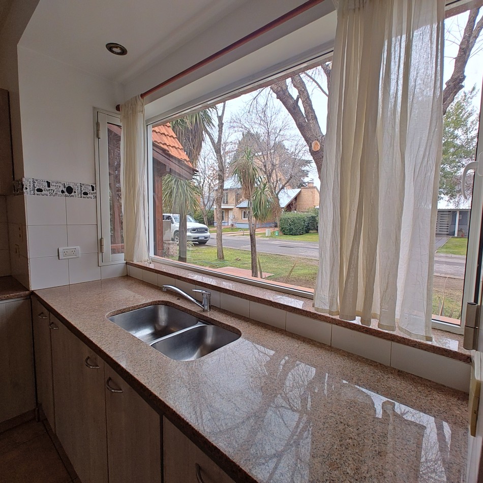 CASA 3 DORMITORIO EN ALQUILER - BARRIO RINCON CLUB DE CAMPO 