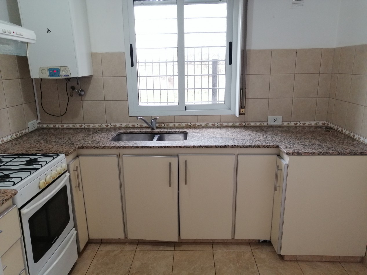 DUPLEX 3 DORMITORIOS - SANTA GENOVEVA