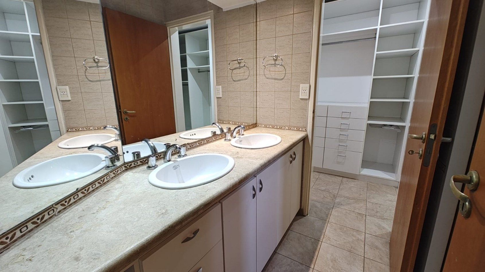 DUPLEX 3 DORMITORIOS - SANTA GENOVEVA