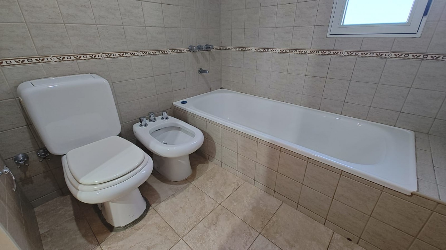 DUPLEX 3 DORMITORIOS - SANTA GENOVEVA