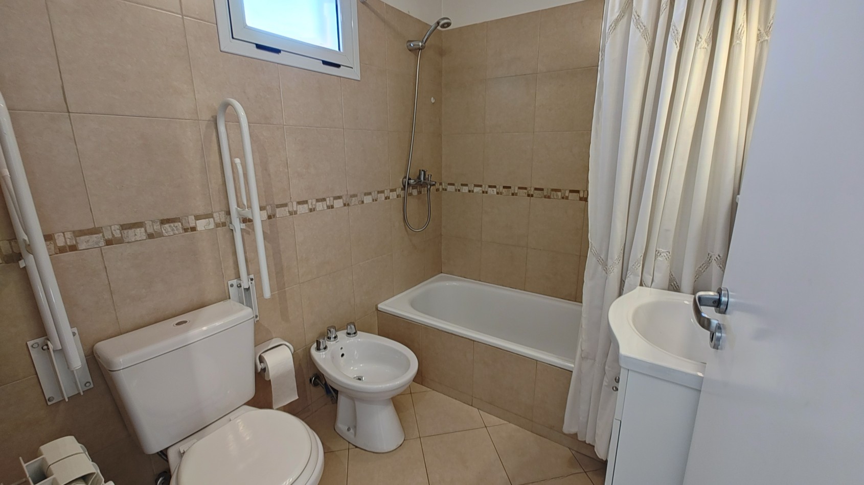DEPARTAMENTO AMOBLADO APTO PROFESIONAL