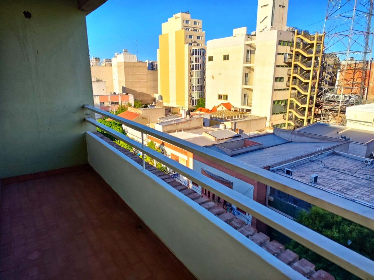 DEPARTAMENTO 2 DORMITORIOS PLENO CENTRO DE NEUQUEN CON TRES BALCONES - EN ALQUILER