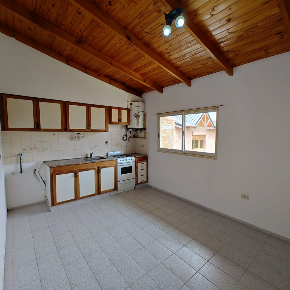 DEPARTAMENTO 2 DORMITORIOS CON BALCON Y ENTRADA DE VEHICULO EN ALQUILER 