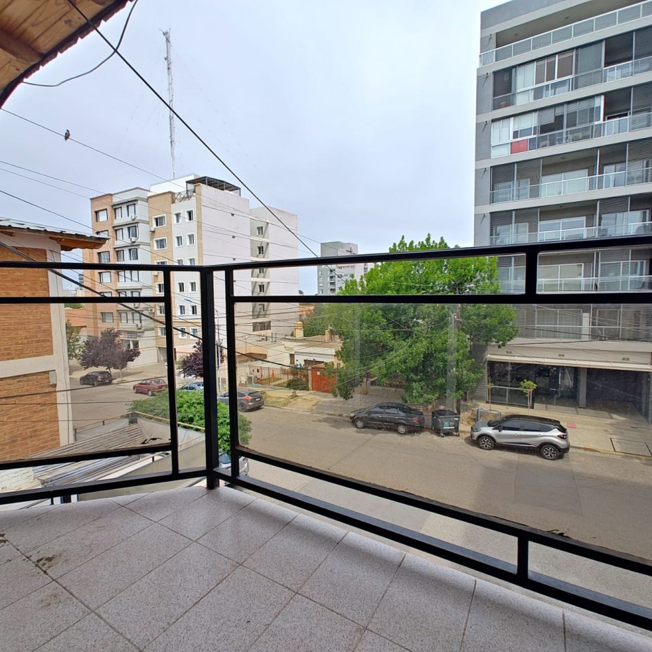DEPARTAMENTO 2 DORMITORIOS CON BALCON Y ENTRADA DE VEHICULO EN ALQUILER 