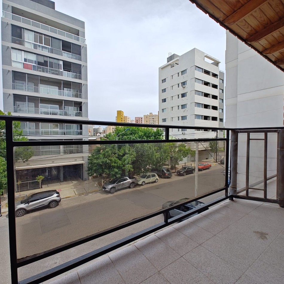DEPARTAMENTO 2 DORMITORIOS CON BALCON Y ENTRADA DE VEHICULO EN ALQUILER 