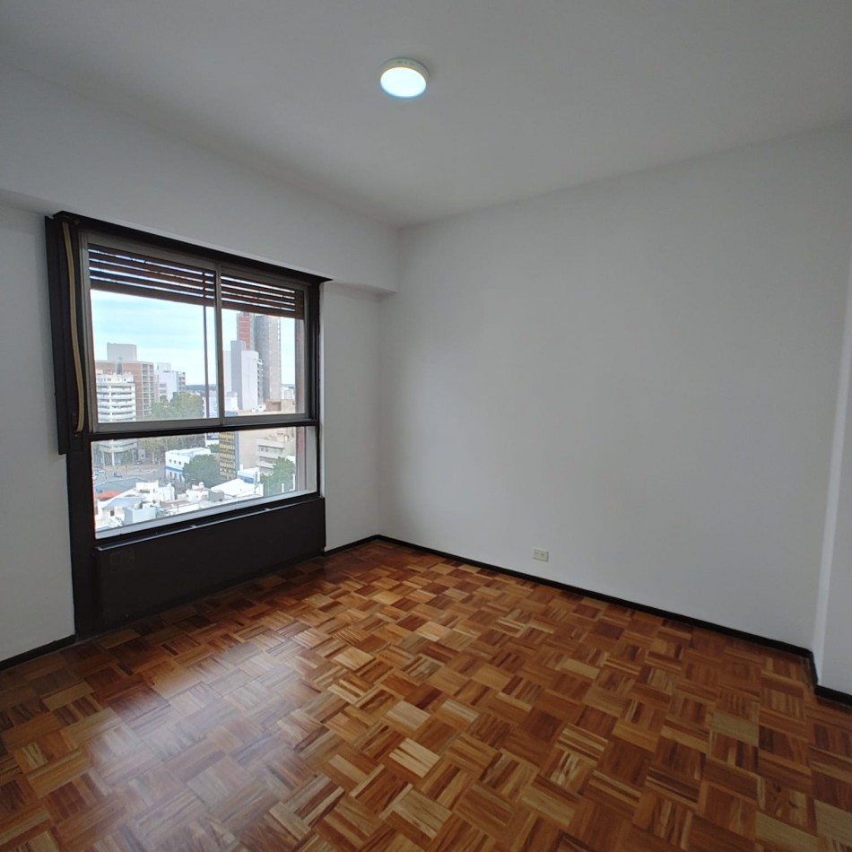 DEPARTAMENTO 2 DORMITORIOS CON COCHERA - PLENO CENTRO DE NEUQUEN - EN ALQUILER