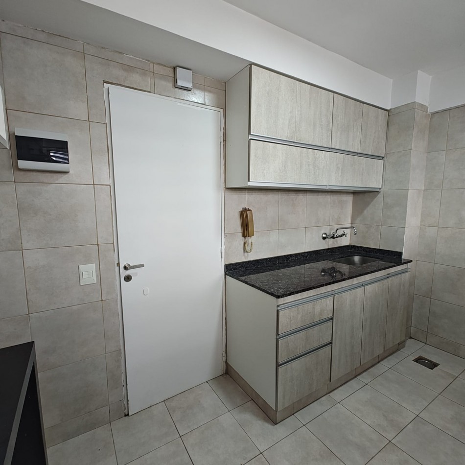 DEPARTAMENTO 2 DORMITORIOS CON COCHERA - PLENO CENTRO DE NEUQUEN - EN ALQUILER