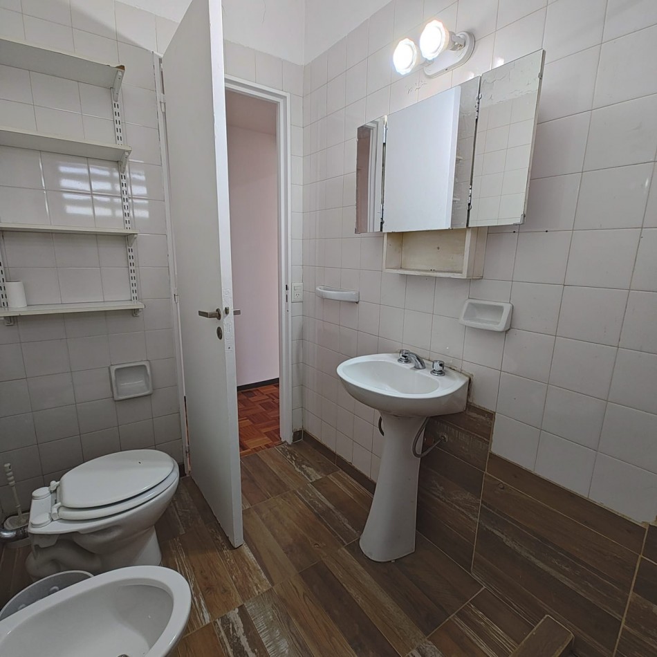 DEPARTAMENTO 2 DORMITORIOS CON COCHERA - PLENO CENTRO DE NEUQUEN - EN ALQUILER