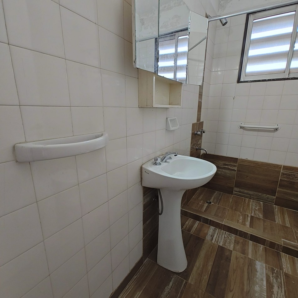 DEPARTAMENTO 2 DORMITORIOS CON COCHERA - PLENO CENTRO DE NEUQUEN - EN ALQUILER
