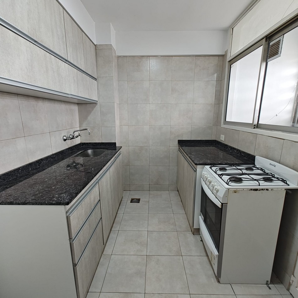 DEPARTAMENTO 2 DORMITORIOS CON COCHERA - PLENO CENTRO DE NEUQUEN - EN ALQUILER