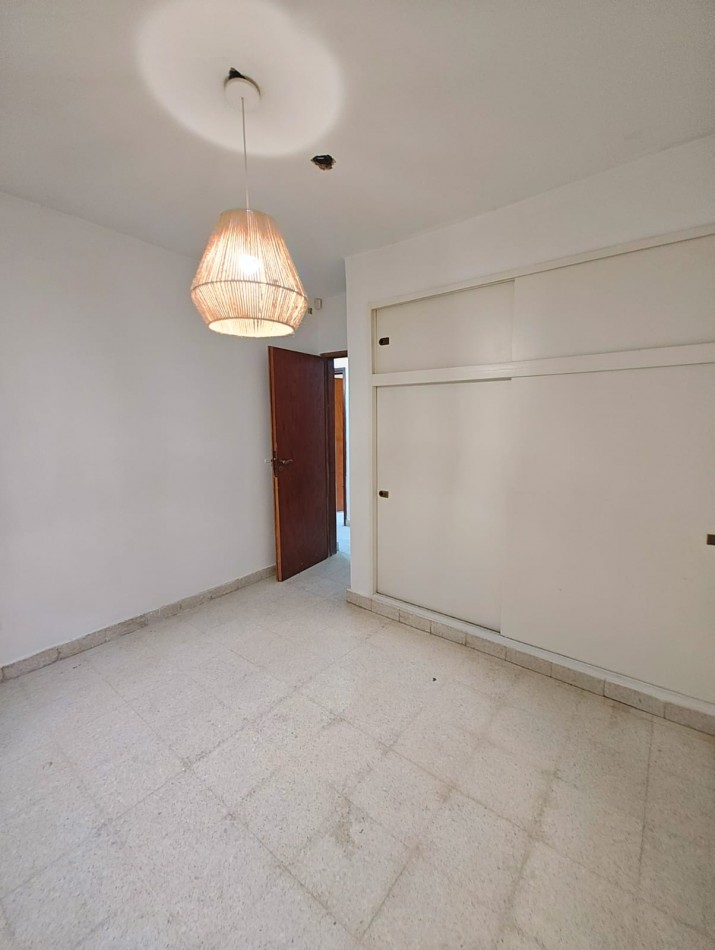 CASA 4 DORMITORIOS CON PILETA EN ALQUILER - BARRIO RINCON DE EMILIO