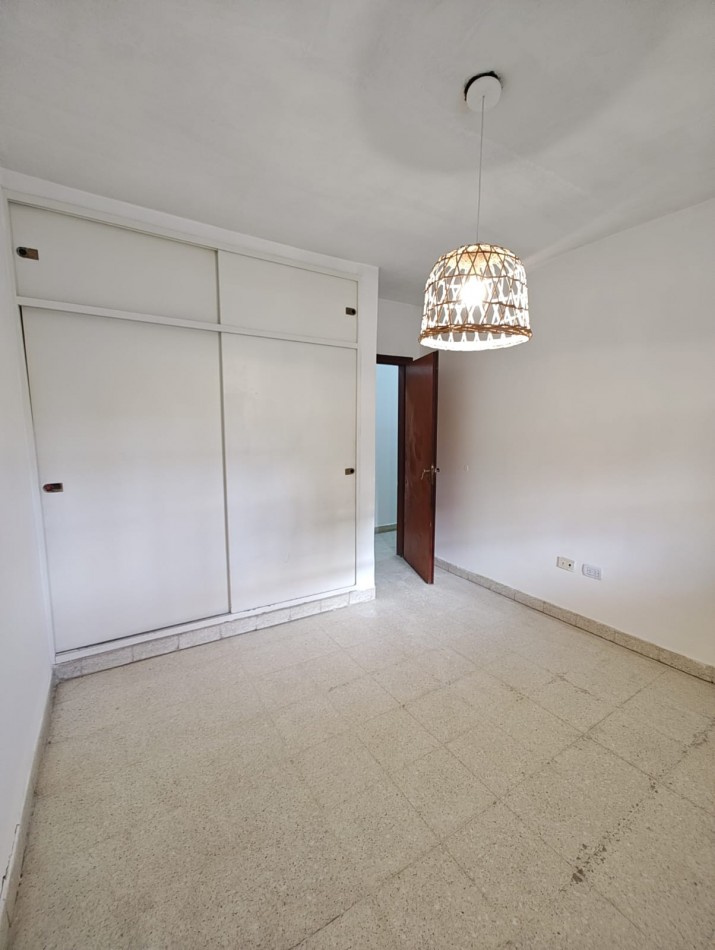 CASA 4 DORMITORIOS CON PILETA EN ALQUILER - BARRIO RINCON DE EMILIO