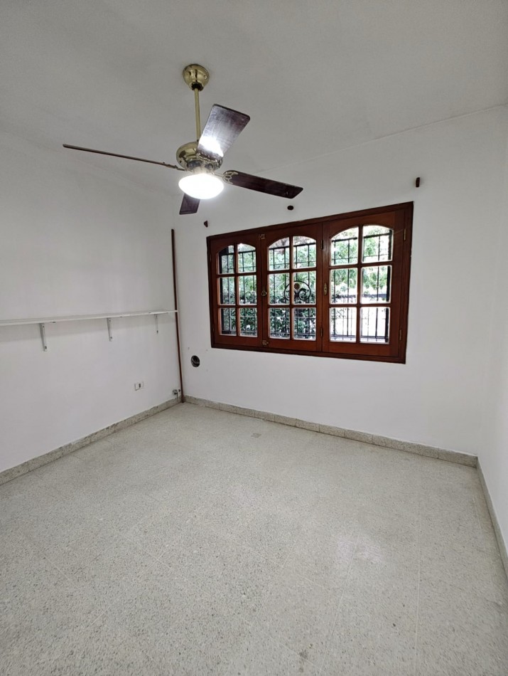 CASA 4 DORMITORIOS CON PILETA EN ALQUILER - BARRIO RINCON DE EMILIO