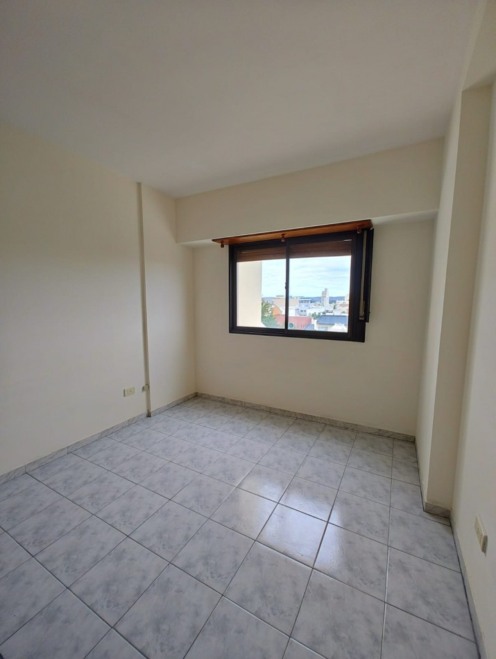 DEPARTAMENTO 2 DORMITORIOS CON COCHERA ZONA CENTRO