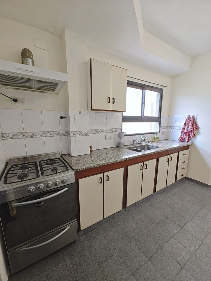 DEPARTAMENTO 2 DORMITORIOS CON COCHERA ZONA CENTRO
