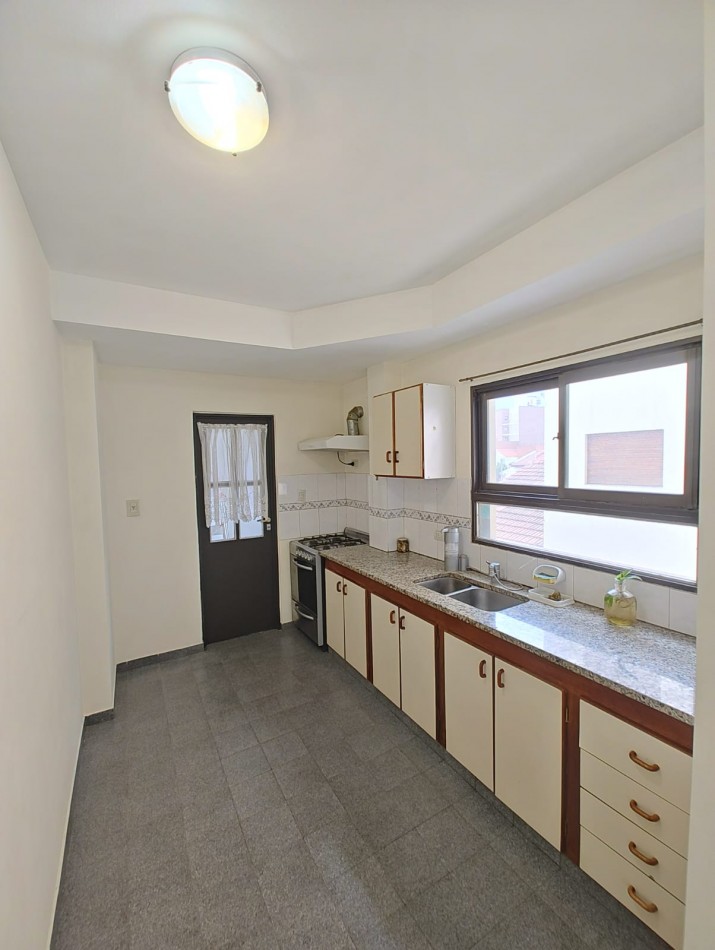 DEPARTAMENTO 2 DORMITORIOS CON COCHERA ZONA CENTRO