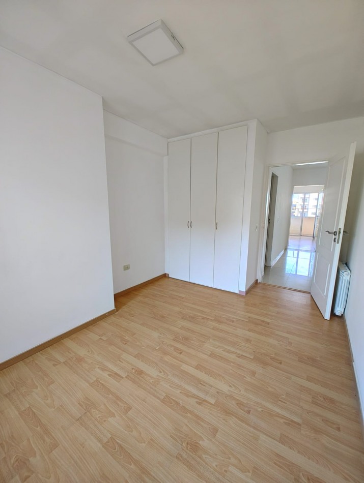 DEPARTAMENTO 2 DORMITORIOS CON COCHERA EN ALQUILER - BARRIO SANTA GENOVEVA