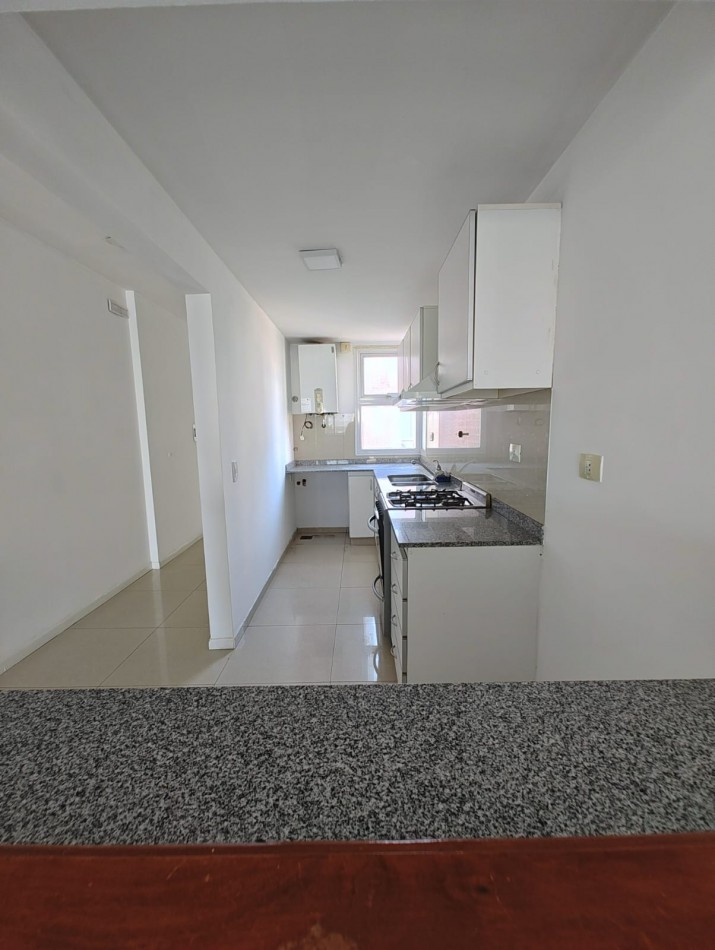 DEPARTAMENTO 2 DORMITORIOS CON COCHERA EN ALQUILER - BARRIO SANTA GENOVEVA