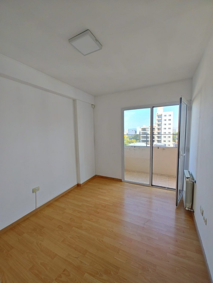 DEPARTAMENTO 2 DORMITORIOS CON COCHERA EN ALQUILER - BARRIO SANTA GENOVEVA