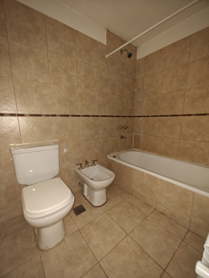 DEPARTAMENTO 2 DORMITORIOS CON COCHERA EN ALQUILER - BARRIO SANTA GENOVEVA