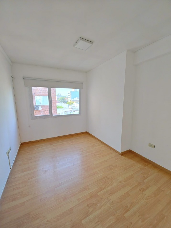 DEPARTAMENTO 2 DORMITORIOS CON COCHERA EN ALQUILER - BARRIO SANTA GENOVEVA