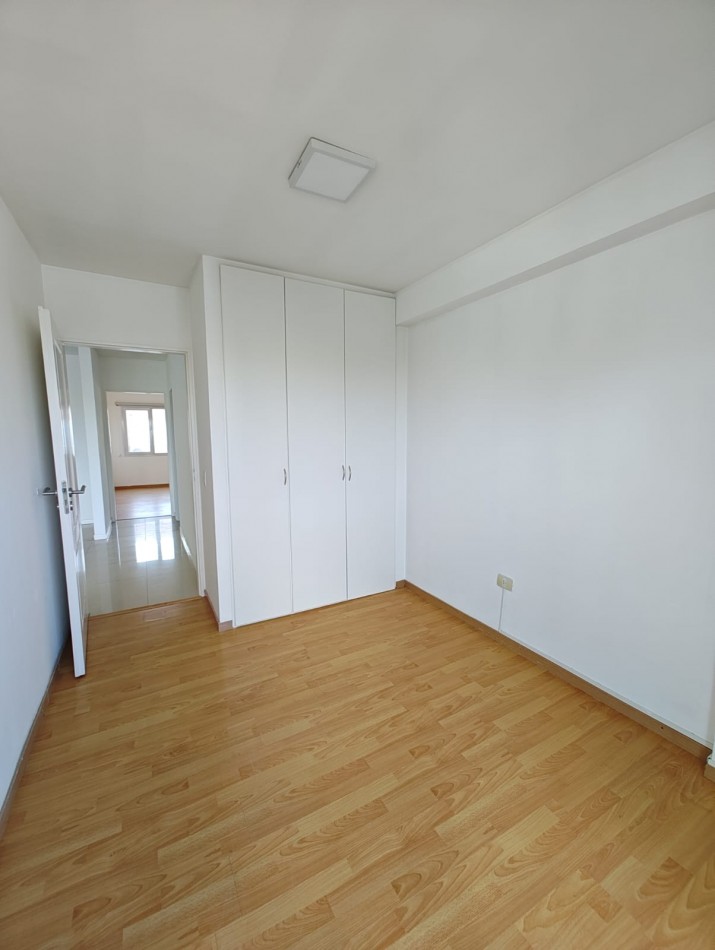 DEPARTAMENTO 2 DORMITORIOS CON COCHERA EN ALQUILER - BARRIO SANTA GENOVEVA