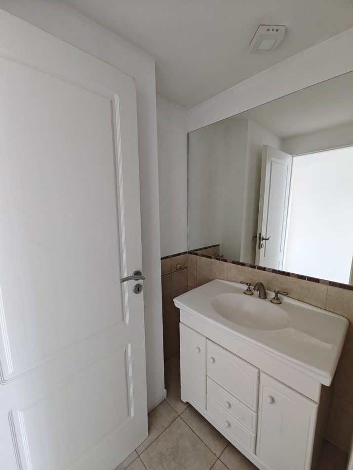 DEPARTAMENTO 2 DORMITORIOS CON COCHERA EN ALQUILER - BARRIO SANTA GENOVEVA