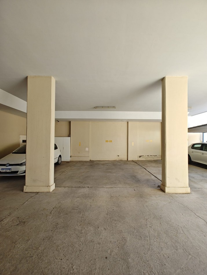 DEPARTAMENTO 2 DORMITORIOS CON COCHERA EN ALQUILER - BARRIO SANTA GENOVEVA