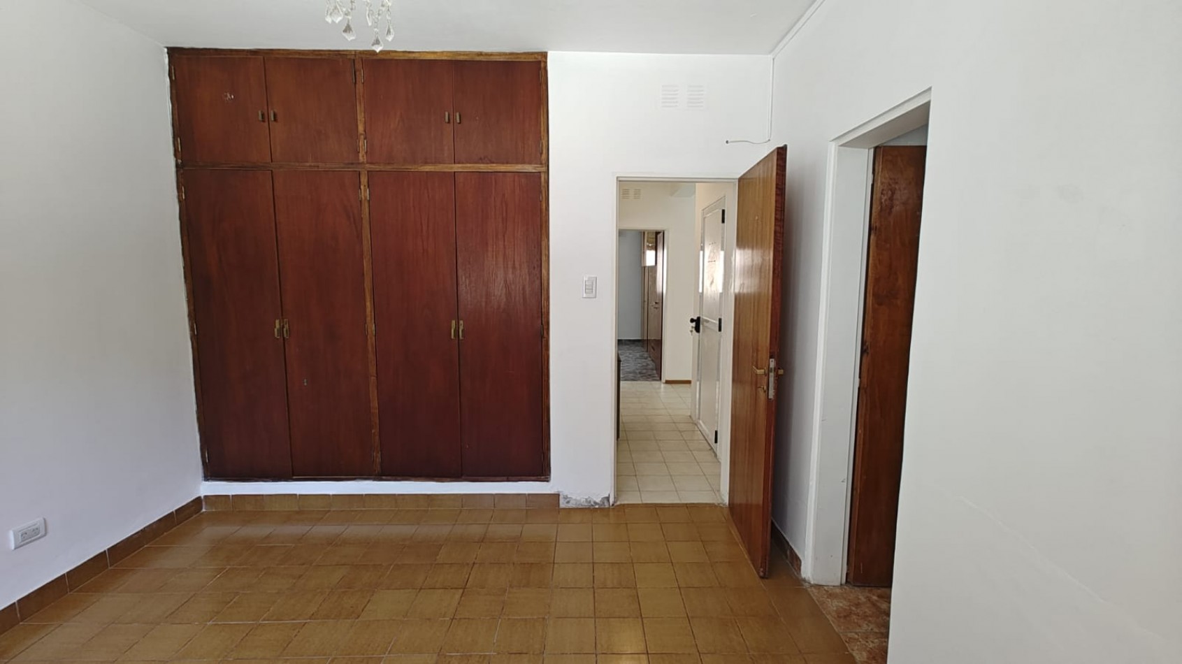 VENTA | CASA 3 DORMITORIOS + LOCAL | BELGRANO 1951 | NEUQUEN