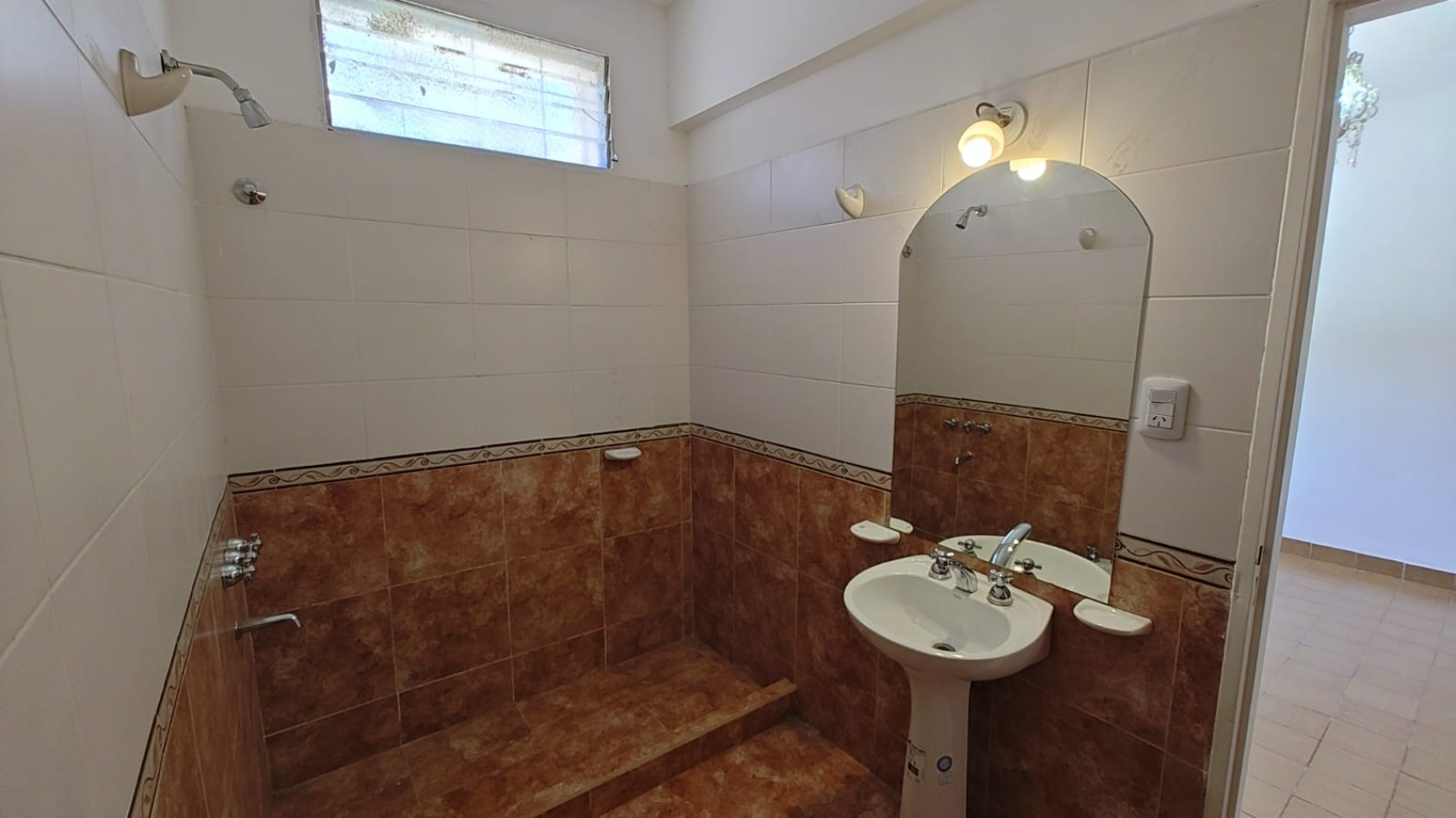 VENTA | CASA 3 DORMITORIOS + LOCAL | BELGRANO 1951 | NEUQUEN