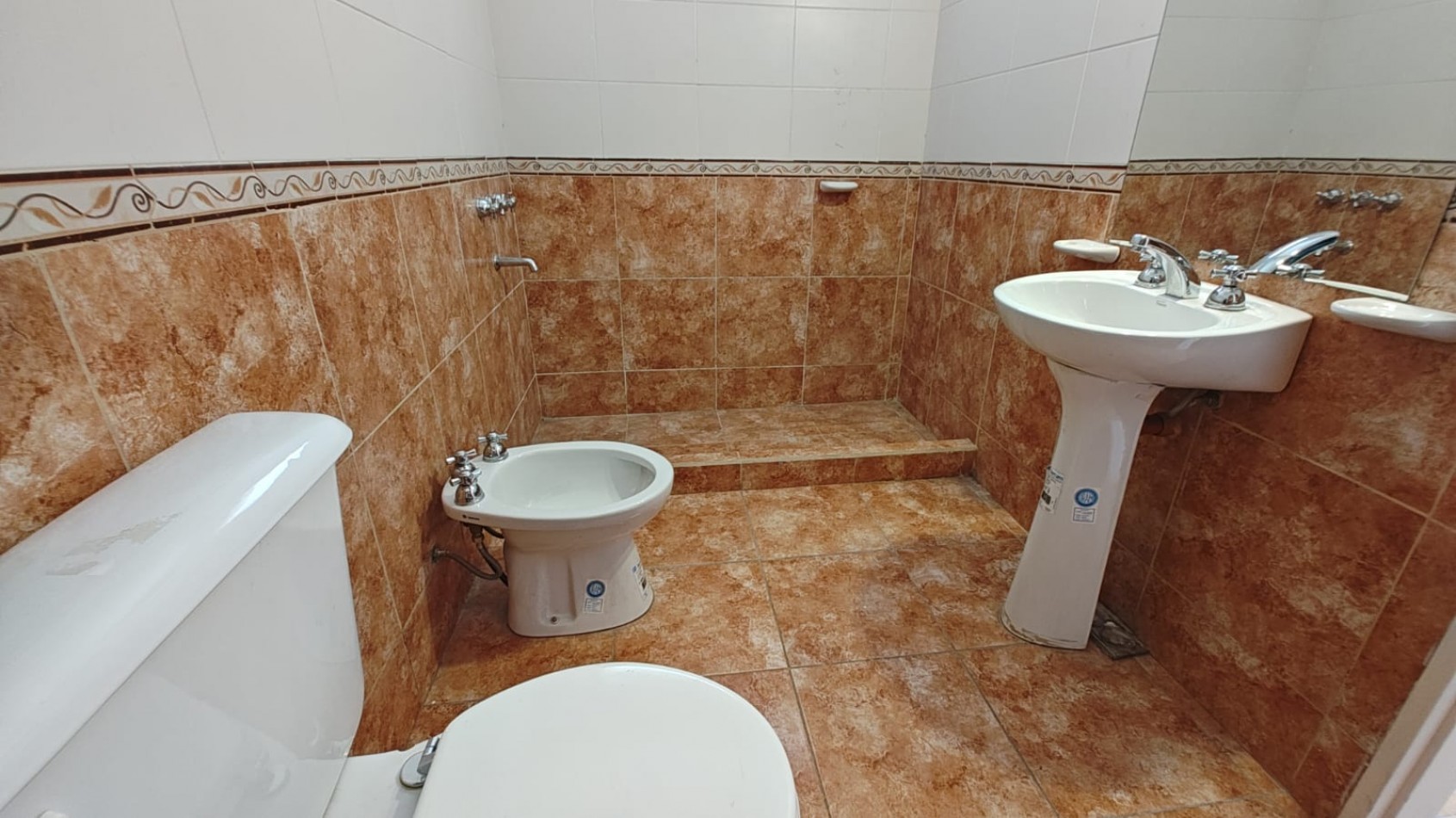 VENTA | CASA 3 DORMITORIOS + LOCAL | BELGRANO 1951 | NEUQUEN