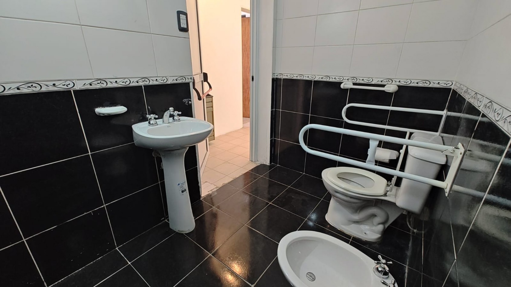 VENTA | CASA 3 DORMITORIOS + LOCAL | BELGRANO 1951 | NEUQUEN