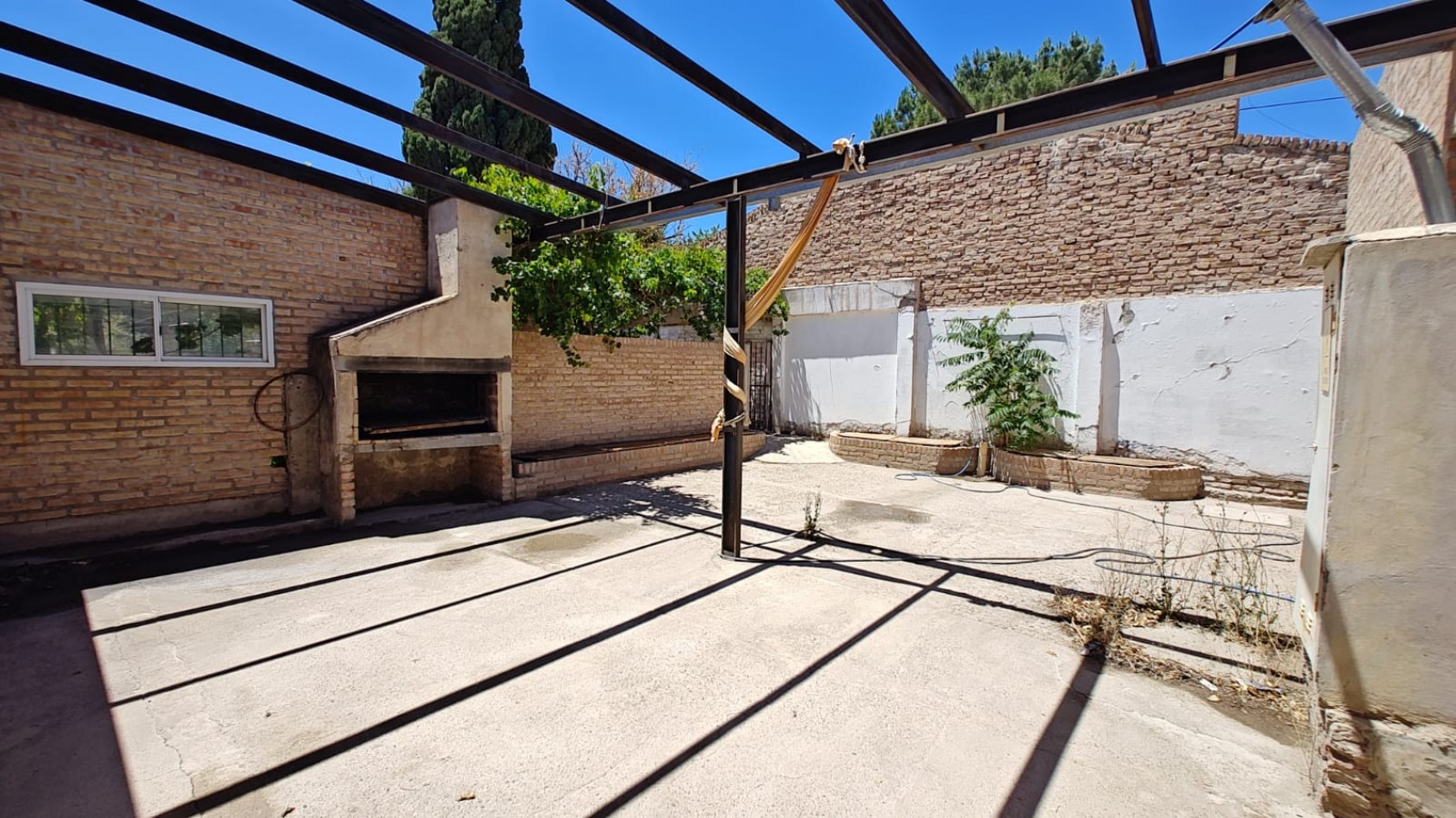 VENTA | CASA 3 DORMITORIOS + LOCAL | BELGRANO 1951 | NEUQUEN