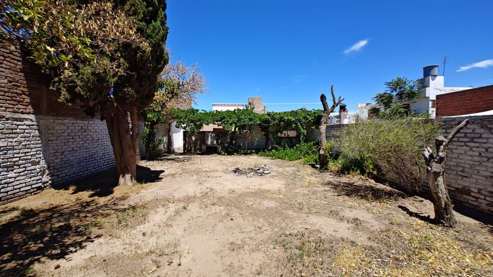 VENTA | CASA 3 DORMITORIOS + LOCAL | BELGRANO 1951 | NEUQUEN