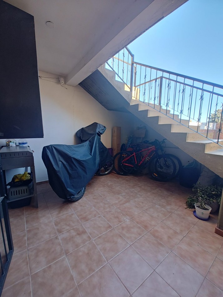 ALQUILER | DEPARTAMENTO 1 DORMITORIO CON COCHERA Y PATIO PROPIO | CENTRO OESTE NEUQUEN