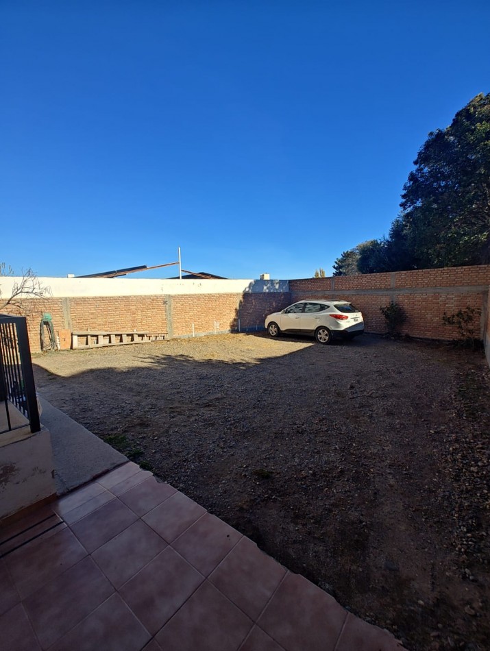 ALQUILER | DEPARTAMENTO 1 DORMITORIO CON COCHERA Y PATIO PROPIO | CENTRO OESTE NEUQUEN