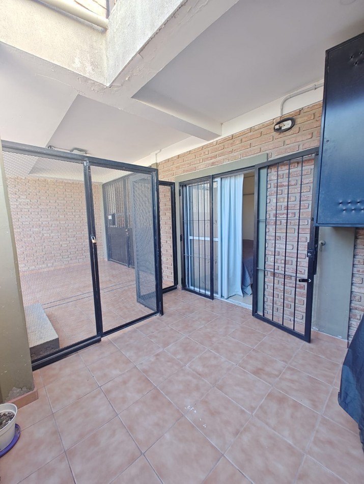 ALQUILER | DEPARTAMENTO 1 DORMITORIO CON COCHERA Y PATIO PROPIO | CENTRO OESTE NEUQUEN