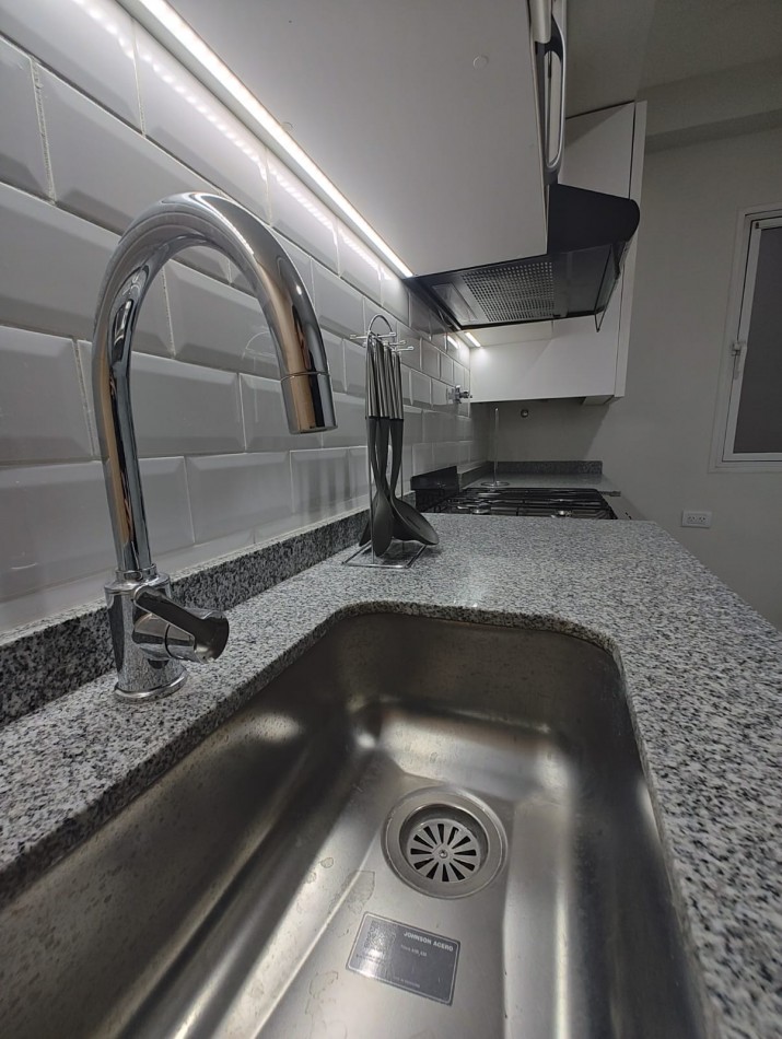ALQUILER | DEPARTAMENTO 2 DORMITORIOS CON COCHERA TOTALMENTE AMOBLADO | CENTRO ESTE NEUQUEN