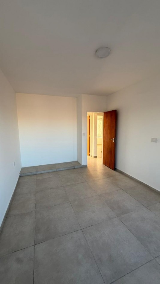 DUPLEX A ESTRENAR EN VENTA | 3 DORMITORIOS + 3 BAÑOS | BARRIO DON LUCAKS - PLOTTIER