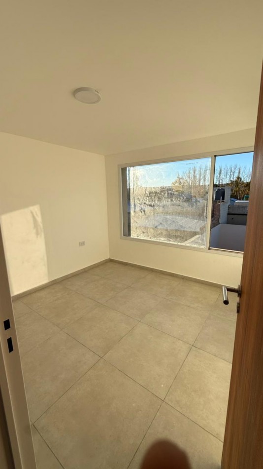 DUPLEX A ESTRENAR EN VENTA | 3 DORMITORIOS + 3 BAÑOS | BARRIO DON LUCAKS - PLOTTIER
