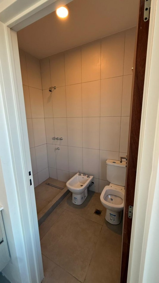 DUPLEX A ESTRENAR EN VENTA | 3 DORMITORIOS + 3 BAÑOS | BARRIO DON LUCAKS - PLOTTIER