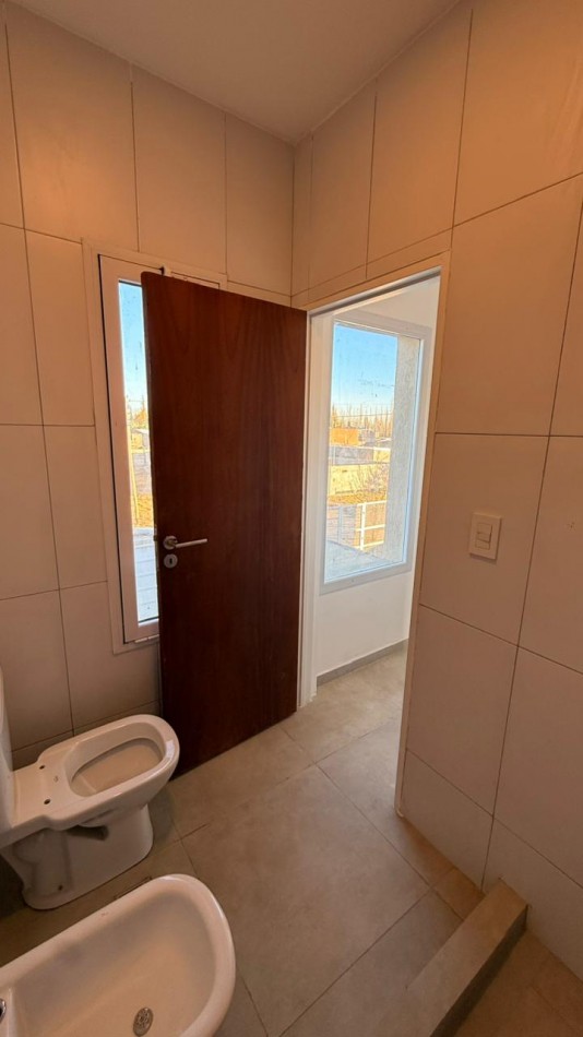 DUPLEX A ESTRENAR EN VENTA | 3 DORMITORIOS + 3 BAÑOS | BARRIO DON LUCAKS - PLOTTIER